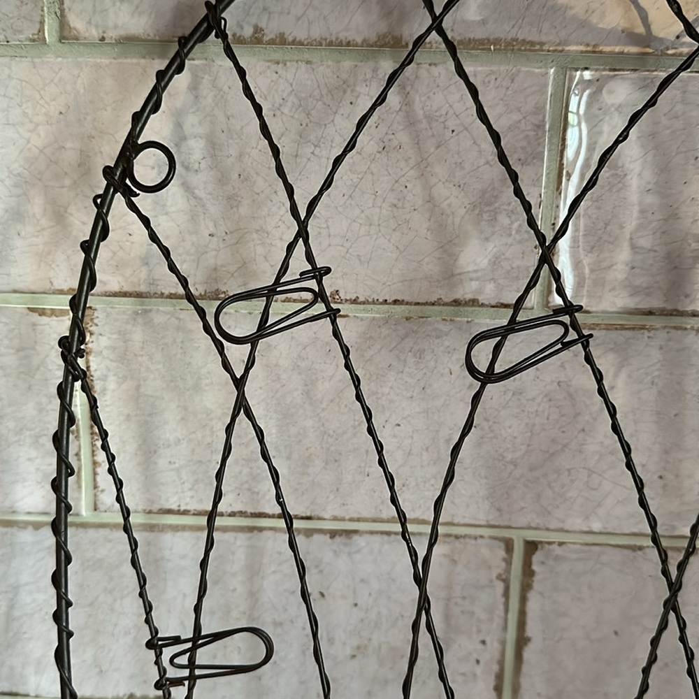 NWOT Magnolia Farms Photo Arch - Picture 2 of 2